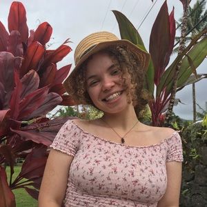 Meet your Posher, Olivia